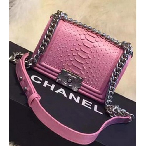 Chanel fiú válltáska Python bőr A66094 rózsaszín