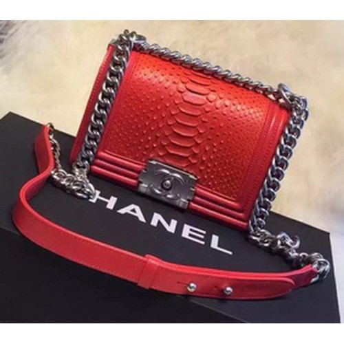 Chanel fiú válltáska Python bőr A66094 piros