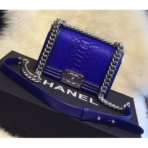 Chanel fiú válltáska Python bőr A66094 királykék