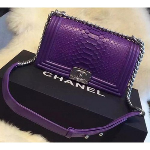 Chanel fiú válltáska lila Python bőr A66095 ezüst