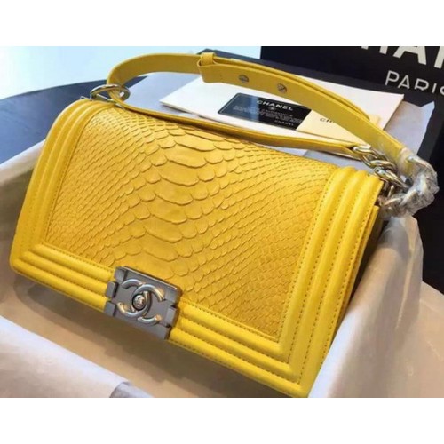 Chanel fiú válltáska sárga Python bőr A66095 ezüst