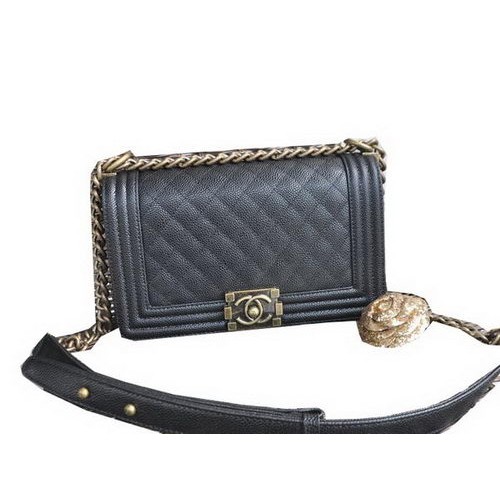 Chanel fiú fedeles válltáska cannage mintás bőr A67086 fekete