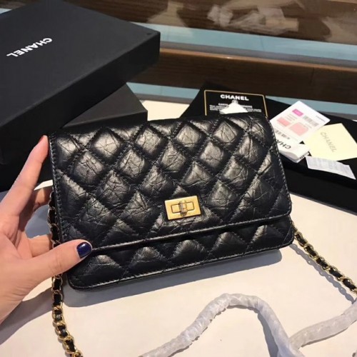 Chanel borjúbőr aranyszínű fém S33814 fekete