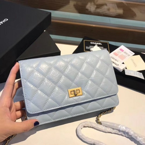 Chanel borjúbőr aranyszínű fém S33814 világoskék