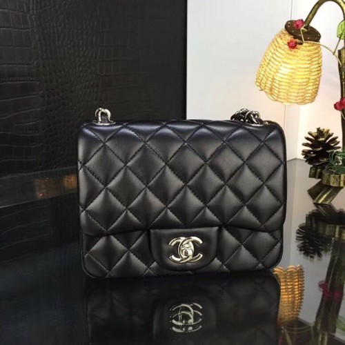 Chanel Klasszikus MINI Zsebtáska Eredeti Báránybőr Bőr A1115 Fekete Ezüst Lánccal