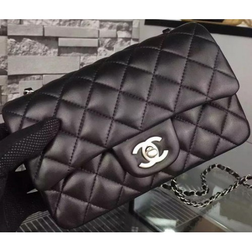 Chanel Klasszikus Mini Zsebtáska Fekete Báránybőr Bőr A67350 Ezüst