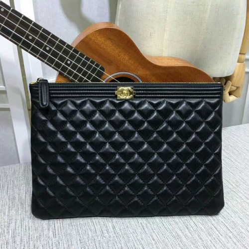 Chanel Clutch Bag Fekete Báránybőr Bőr 7010 Arany