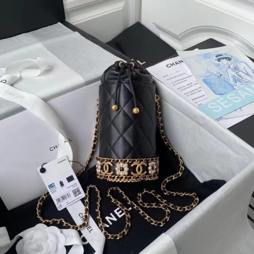 Chanel húzózsinóros báránybőr táska arany fém AP2257 fekete