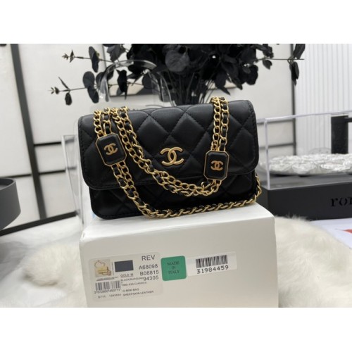Chanel mini FLAP TÁSKA báránybőrből, aranyszínű fémből A68098 fekete
