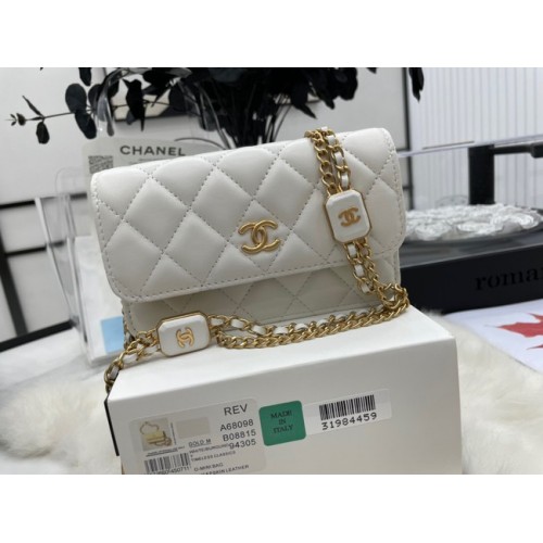 Chanel mini FLAP TÁSKA báránybőrből, aranyszínű fémből A68098 fehér