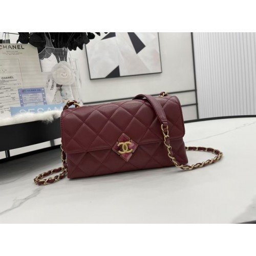 Chanel Flap báránybőr válltáska AS2557 bordó