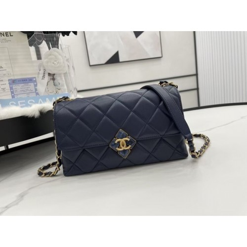 Chanel Flap báránybőr válltáska AS2557 sötétkék