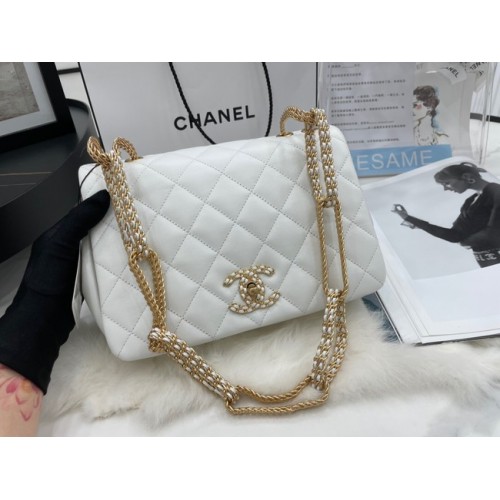 Chanel Flap báránybőr válltáska AS2976 fehér