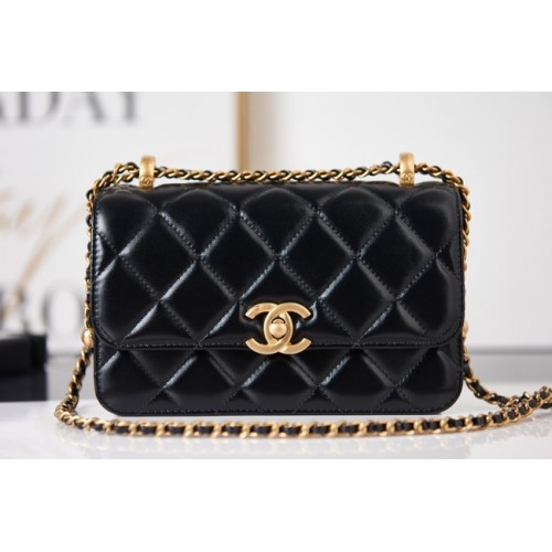 Chanel Flap báránybőr mini válltáska AS2615 fekete