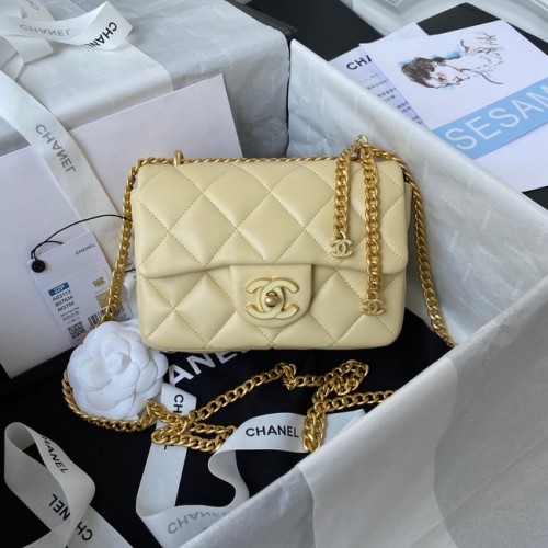 Chanel Flap báránybőr mini válltáska AS3113 világos sárga