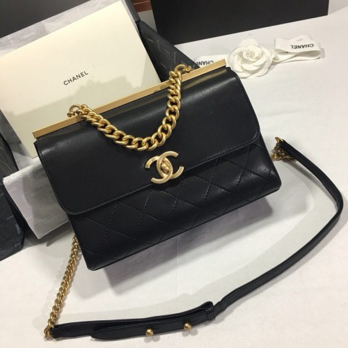 Chanel Flap Eredeti Marhabőr Válltáska 56987 fekete
