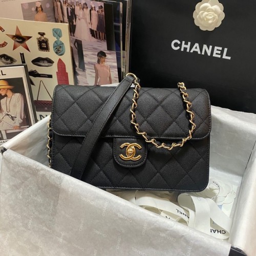 Chanel Flap Válltáska Szemcsés Borjúbőr AS3002 fekete