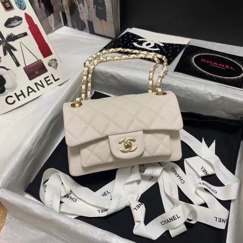 Chanel Flap Válltáska Szemcsés Borjúbőr AS9960 Fehér