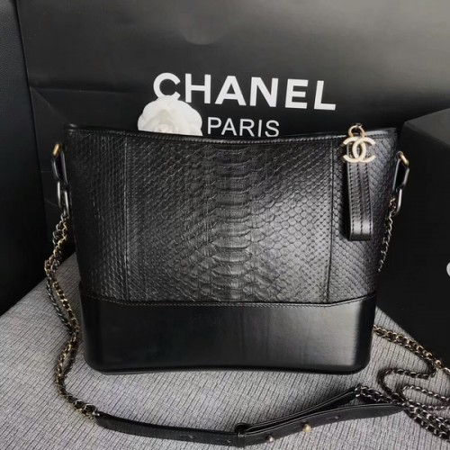 Chanel Gabrielle válltáska eredeti Python bőr A93842 fekete
