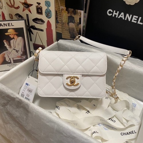 Chanel Flap Válltáska Szemcsés Borjúbőr AS3002 Fehér