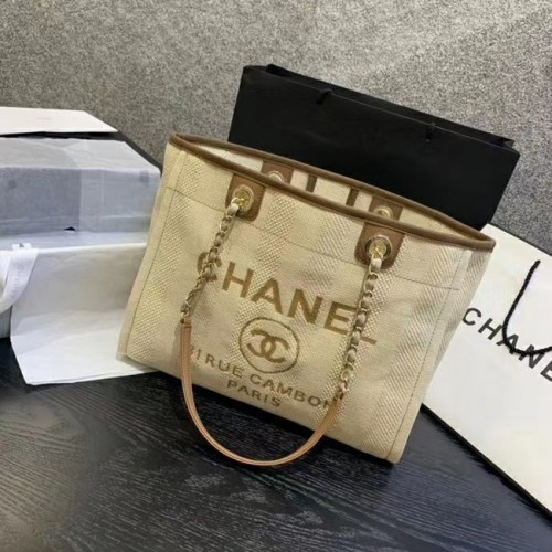 Chanel nagy válltáska A67001 krémszínű