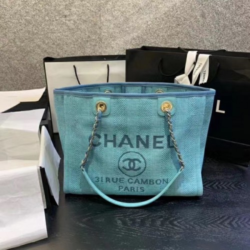 Chanel nagy válltáska A67001 égkék