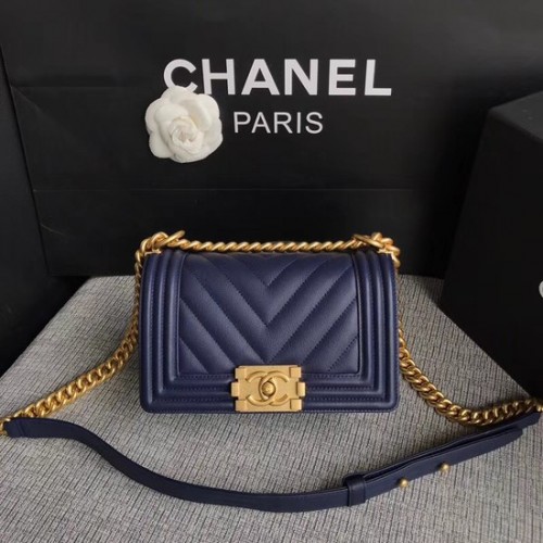 Chanel Le Boy Flap Válltáska Eredeti Marhabőr A67085 Sötétkék Arany Csattal