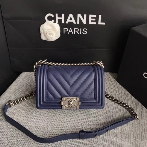 Chanel Le Boy Flap Válltáska Eredeti Marhabőr A67085 Sötétkék Ezüst Csattal
