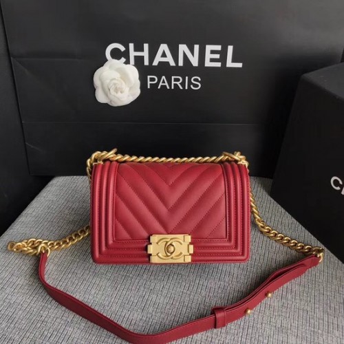 Chanel Le Boy Flap Válltáska Eredeti Marhabőr A67085 Mélyvörös Arany Csattal
