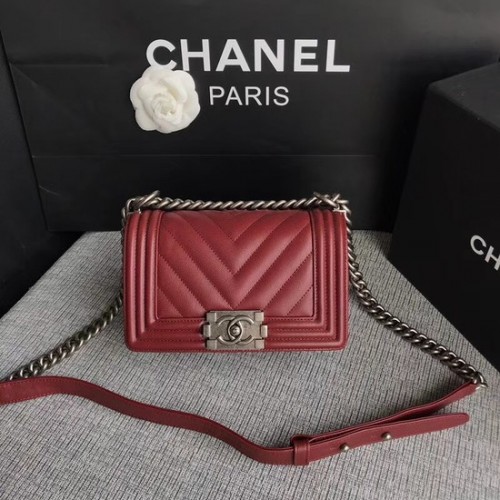 Chanel Le Boy Flap Válltáska Eredeti Kaviár Bőr P67085 Mélyvörös Ezüst Csattal