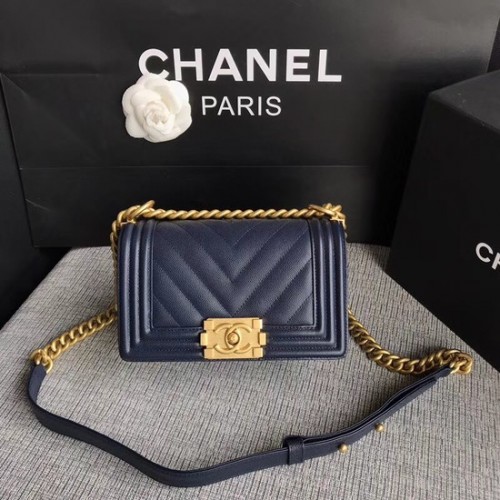 Chanel Le Boy Flap Válltáska Eredeti Kaviár Bőr P67085 Sötétkék Arany Csattal