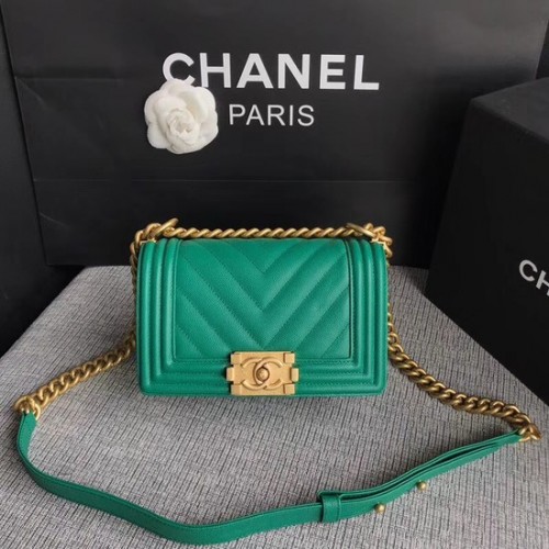 Chanel Le Boy Flap Válltáska Eredeti Kaviár Bőr P67085 Zöld Arany Csattal