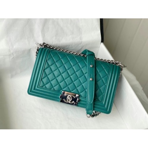 Chanel Le Boy Flap Válltáska Eredeti Bőr A67086 zöld