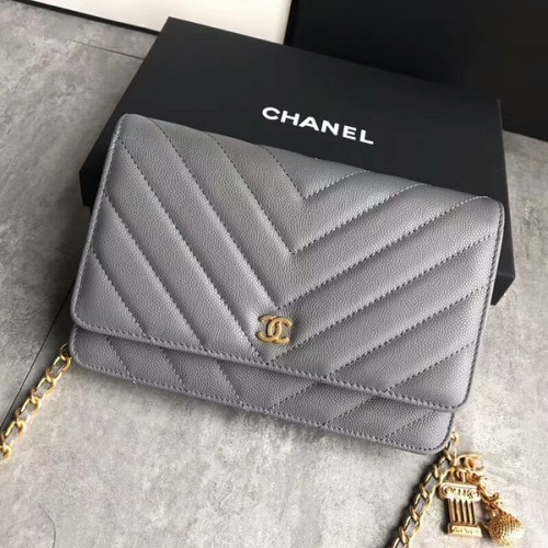 Chanel Owl Medálos Fülű Válltáska Borjúbőr A33814 Szürke
