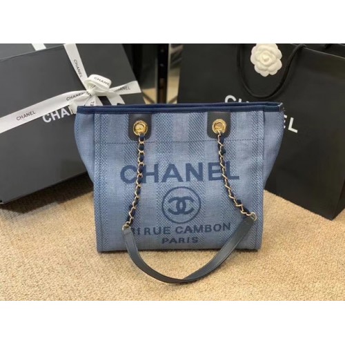 Chanel válltáska A66942 kék