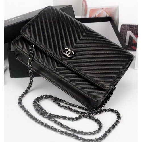 Chanel V mini bőrtáska Chevron mintával A33814V fekete