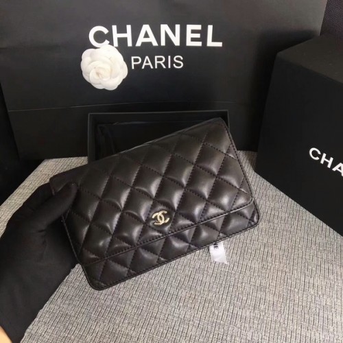 Chanel WOC Zsebtáska Fekete Eredeti Báránybőr Bőr 33814 Ezüst