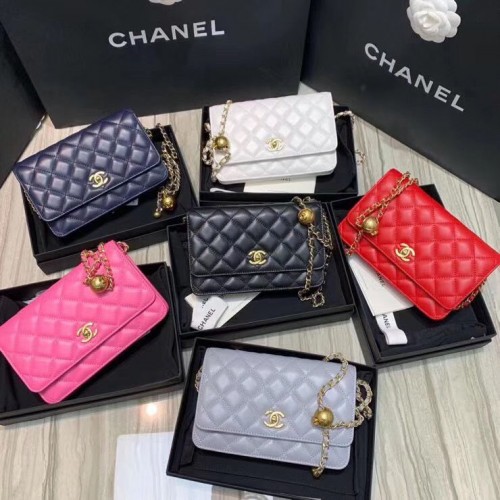 Chanel WOC eredeti bőr arany gömbcsuklós keresztpántos táska B33818