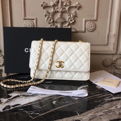 Chanel WOC eredeti báránybőr válltáska D33814 törtfehér
