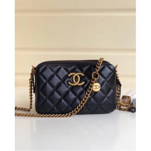 Chanel klasszikus clutch lánccal A94105 fekete