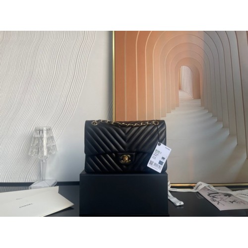 Chanel klasszikus kézitáska báránybőr arany fém V01112 fekete