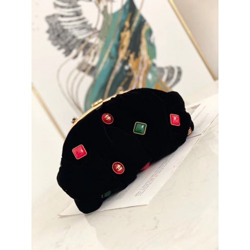 Chanel bársonyos fekete aranyszínű fém AB2137 kézitáska