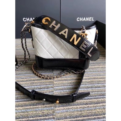 Chanel gabrielle kis hobo táska S0865 fehér és fekete
