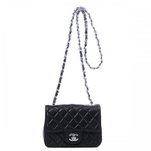 Chanel mini klasszikus fedeles táska fekete báránybőrből 1115 ezüst