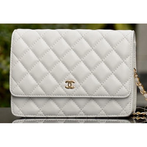 Chanel mini fedeles táska fehér báránybőrből A33814 arany