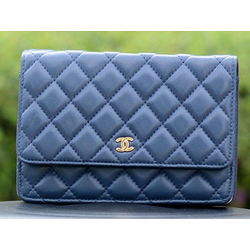 Chanel mini fedeles táska kék báránybőrből A33814 arany
