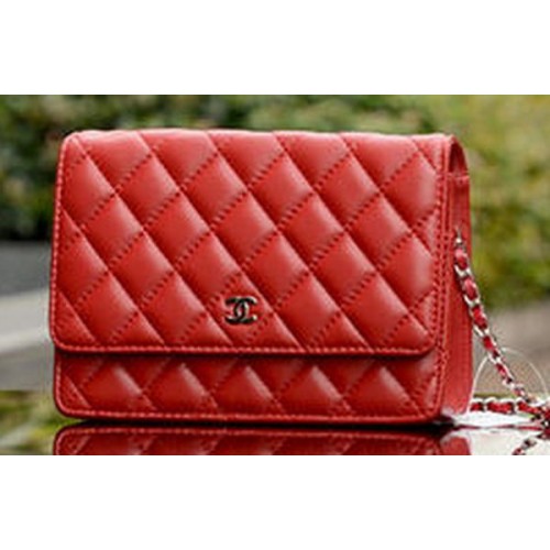Chanel mini piros báránybőr bőrtáska A33814 ezüst