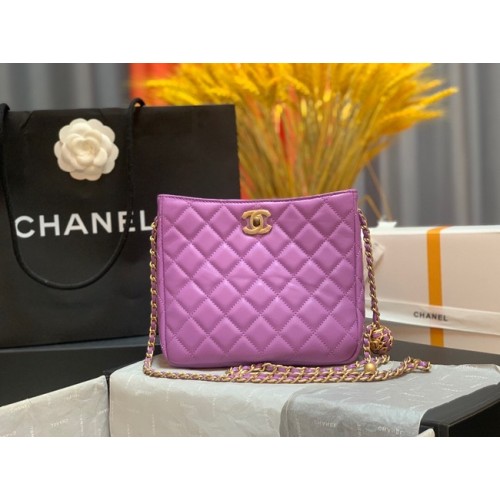 Chanel mini válltáska báránybőrből és aranyszínű fémből AS3259 lila