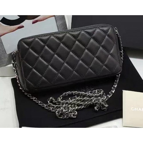 Chanel mini válltáska báránybőrből A7020 fekete