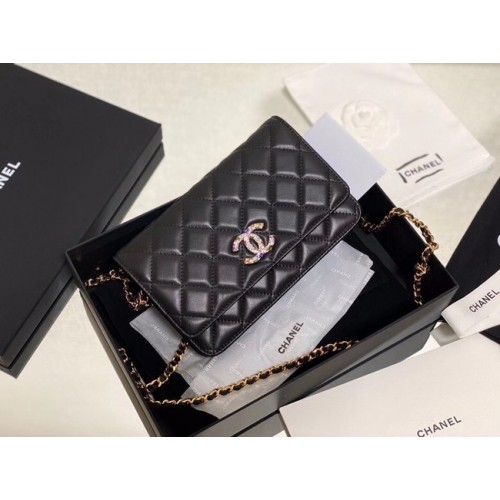 Chanel láncos báránybőr lakkozott aranyszínű fém pénztárca AP2021 fekete